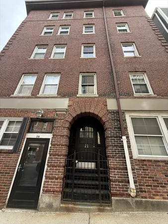 $2,875 | 21 Moon Street, Unit 6, Boston, MA 02113
