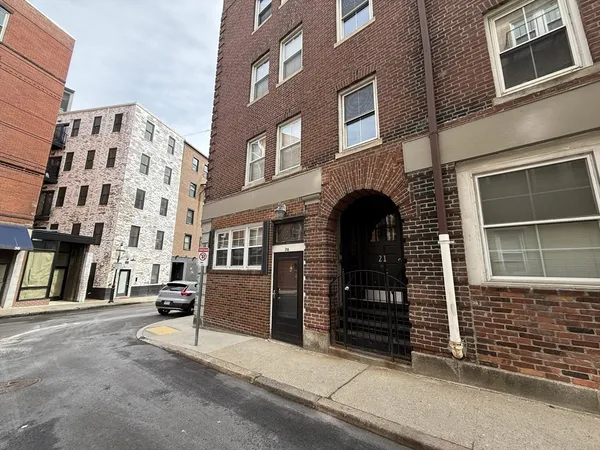 $2,875 | 21 Moon Street, Unit 6, Boston, MA 02113