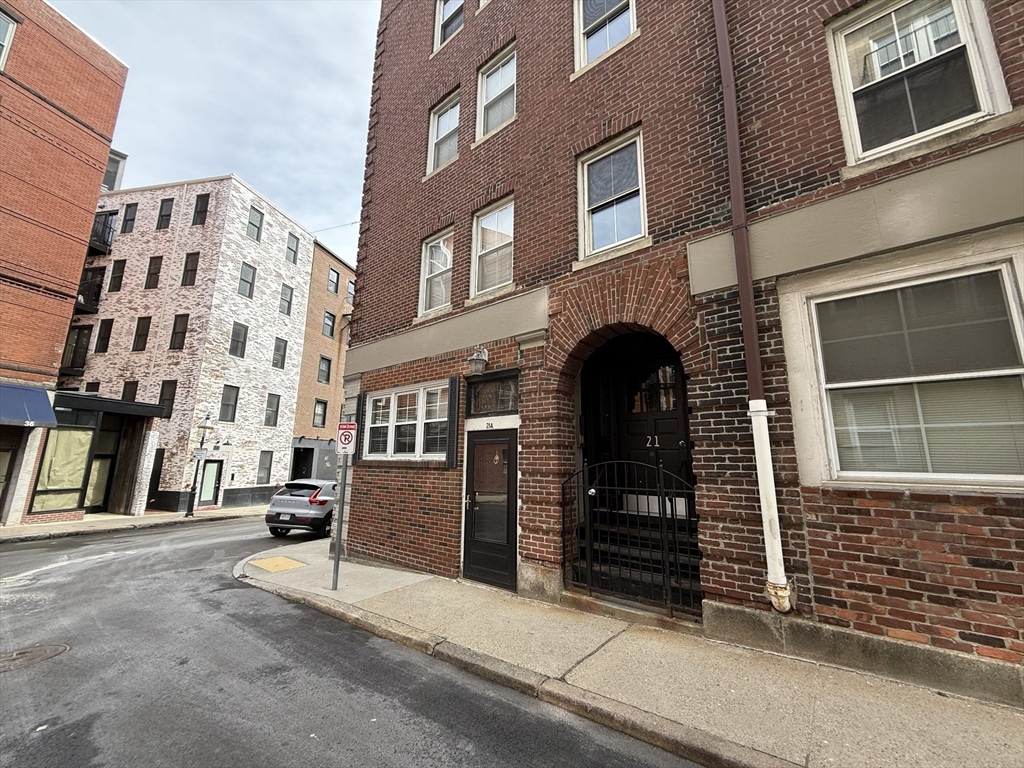 21 Moon Street, Unit 6 Boston, MA 02113 - Photo 18 of 18