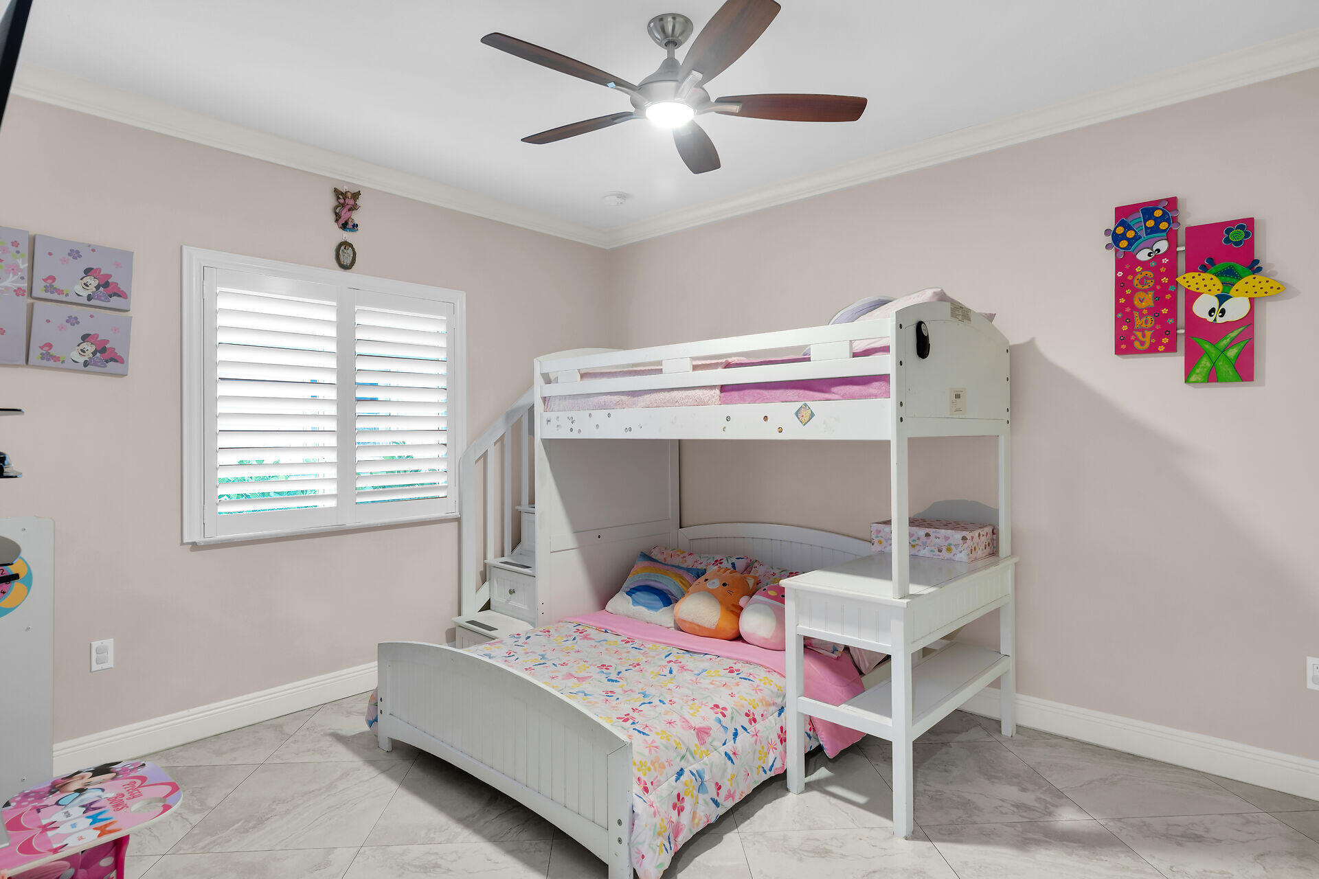 16 Jewfish Avenue Key Largo, FL 33037 - Photo 29 of 69 a bedroom with a bed and a window