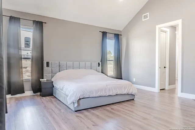 $520,000 | 732 Lake Valley Drive, La Vernia, TX 78121