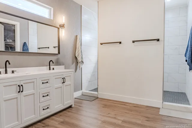 $520,000 | 732 Lake Valley Drive, La Vernia, TX 78121