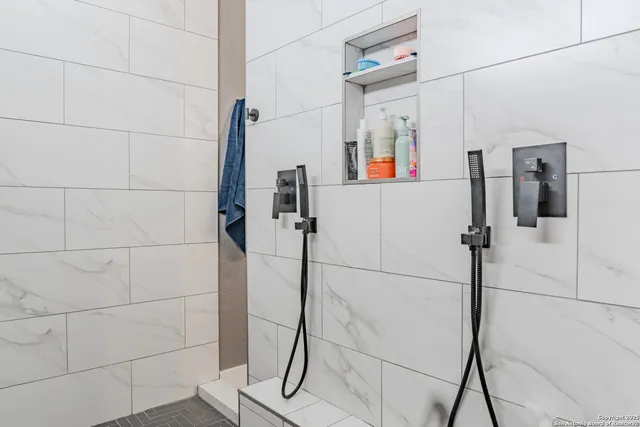 $520,000 | 732 Lake Valley Drive, La Vernia, TX 78121