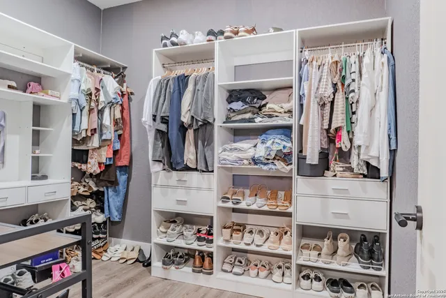 $520,000 | 732 Lake Valley Drive, La Vernia, TX 78121