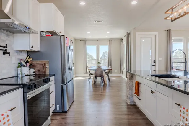 $520,000 | 732 Lake Valley Drive, La Vernia, TX 78121