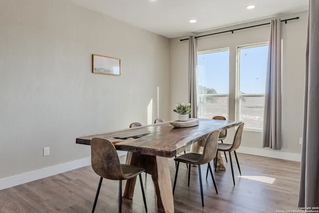 $520,000 | 732 Lake Valley Drive, La Vernia, TX 78121