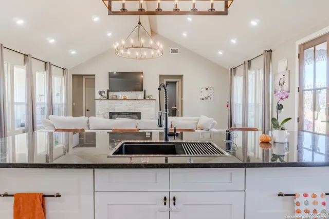 $520,000 | 732 Lake Valley Drive, La Vernia, TX 78121