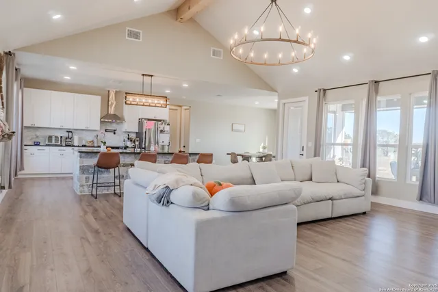 $520,000 | 732 Lake Valley Drive, La Vernia, TX 78121