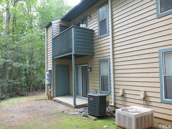 a view of backyard of house