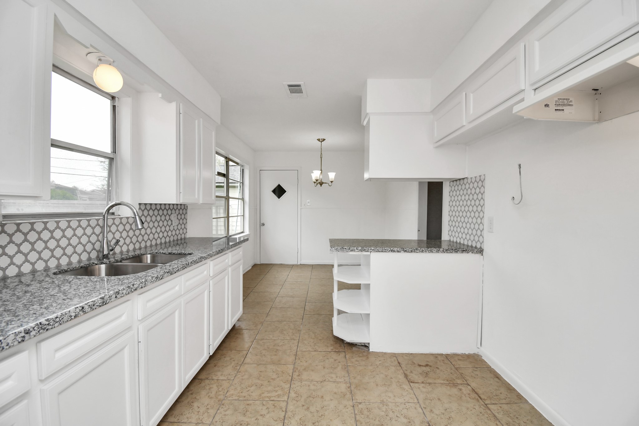 8534 Fillmore Street Houston, TX 77029 - Photo 14 of 39