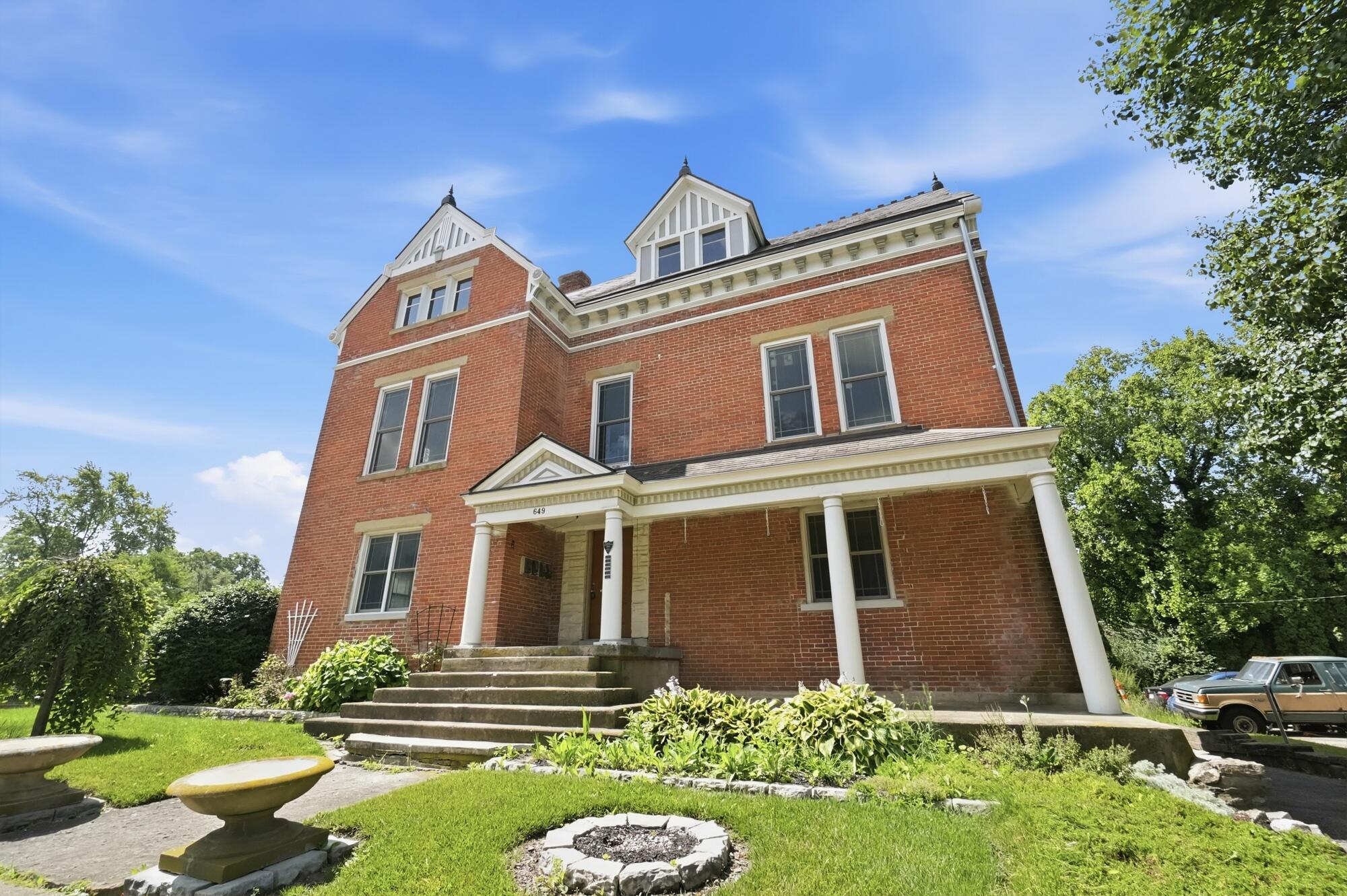 649 East High Street Springfield, OH 45505 - Photo 2 of 79 006