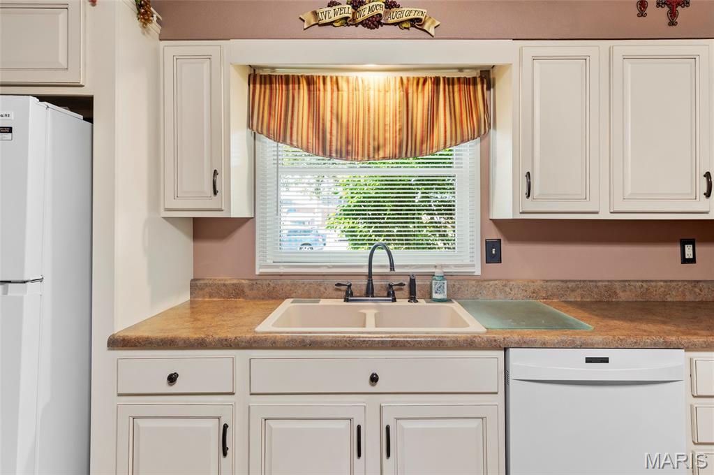 723 Bunker Hill Road Staunton, IL 62088 - Photo 15 of 30