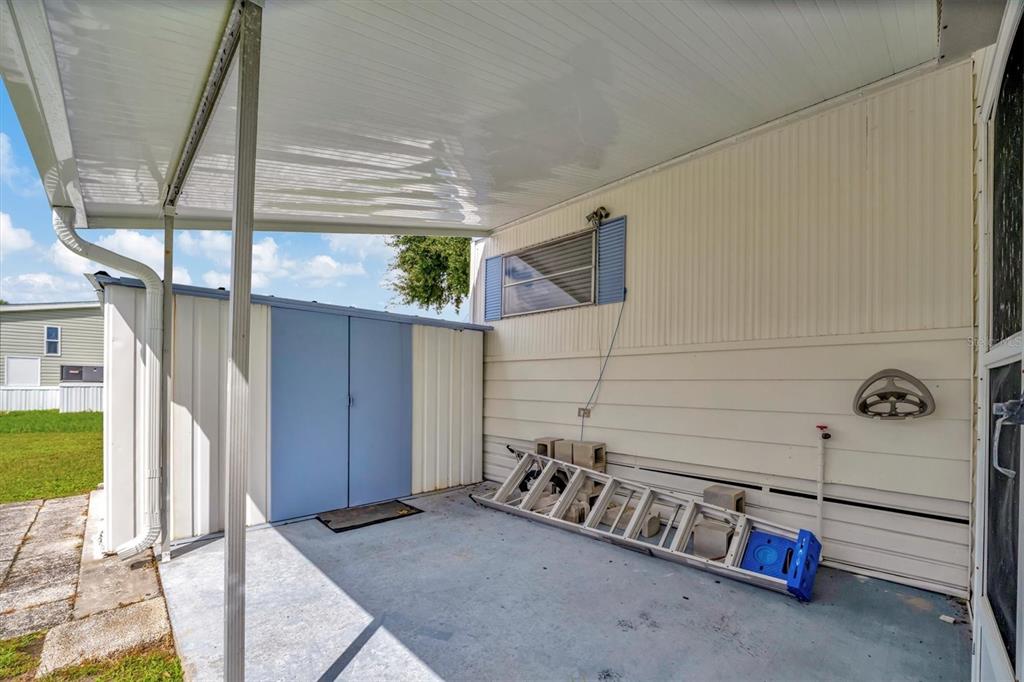 122 East St Annes Circle Apollo Beach, FL 33572 - Photo 14 of 37