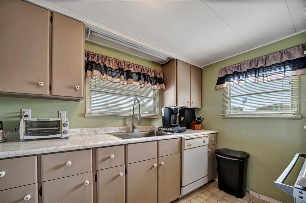 122 East St Annes Circle Apollo Beach, FL 33572 - Photo 29 of 37