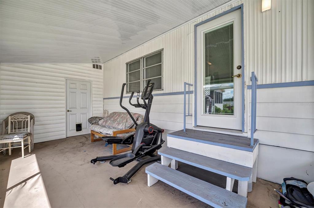 122 East St Annes Circle Apollo Beach, FL 33572 - Photo 9 of 37