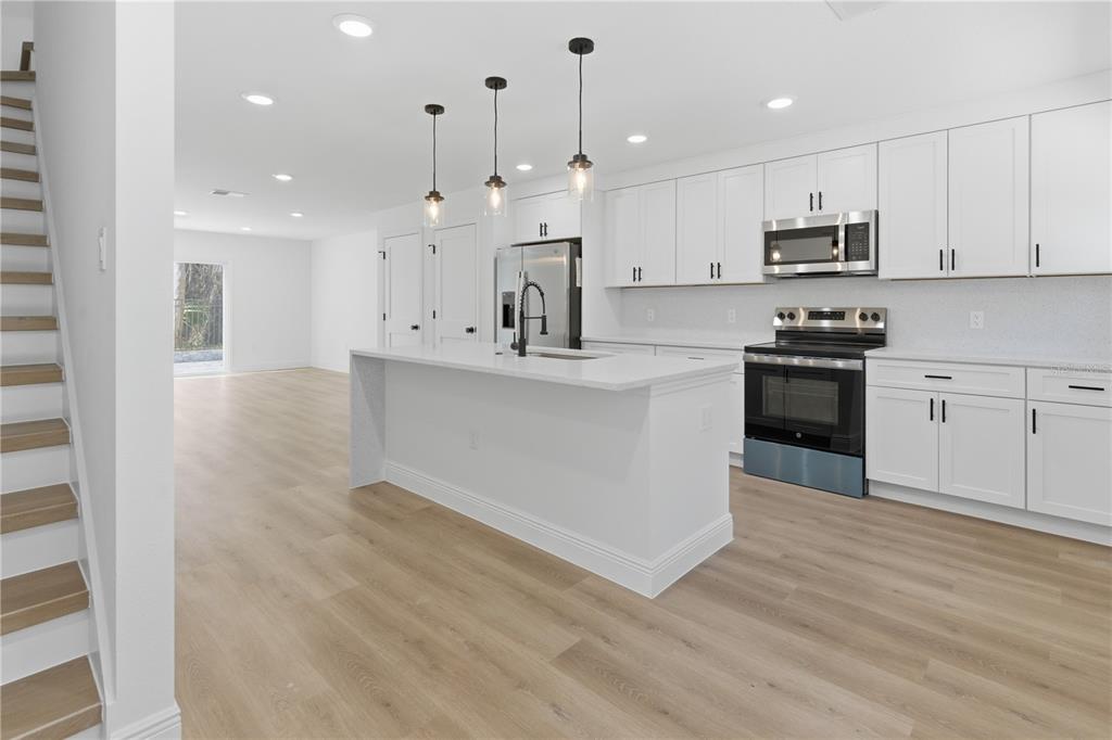 727 Clemson Drive Altamonte Springs, FL 32714 - Photo 3 of 25