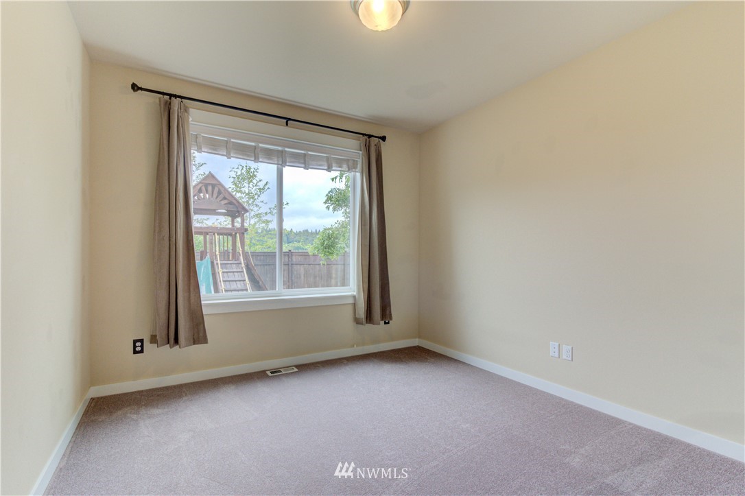 9712 Northeast 145th Court Bothell, WA 98011 - Photo 13 of 25 Gallery Image 13