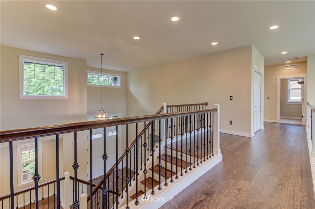 9712 Northeast 145th Court Bothell, WA 98011 - Photo 15 of 25 Gallery Image 15