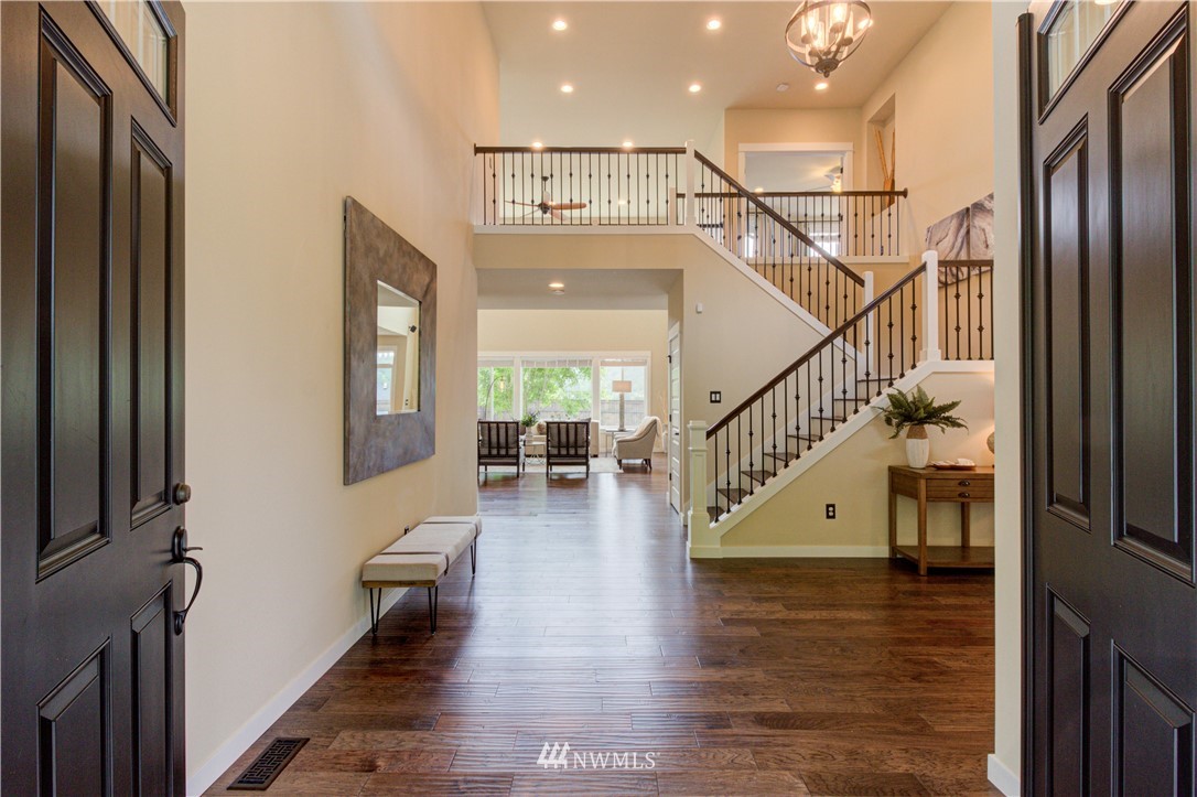 9712 Northeast 145th Court Bothell, WA 98011 - Photo 3 of 25 Gallery Image 3