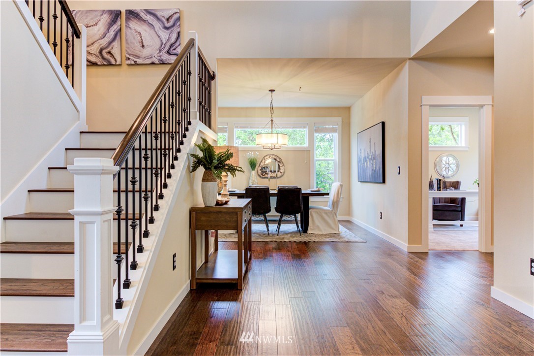 9712 Northeast 145th Court Bothell, WA 98011 - Photo 4 of 25 Gallery Image 4