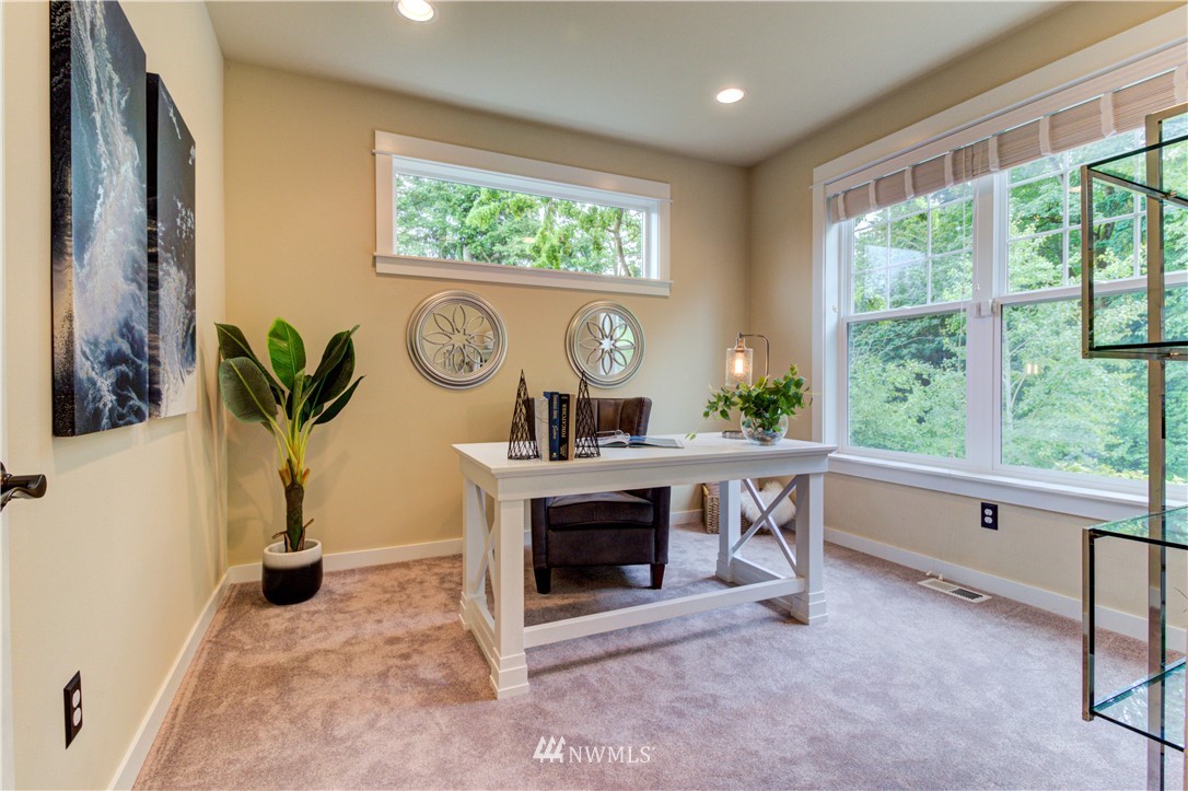 9712 Northeast 145th Court Bothell, WA 98011 - Photo 5 of 25 Gallery Image 5