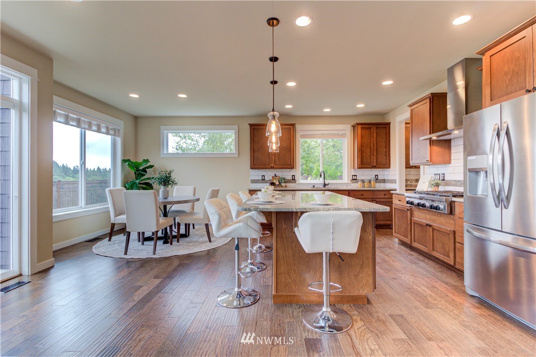 9712 Northeast 145th Court Bothell, WA 98011 - Photo 9 of 25 Gallery Image 9