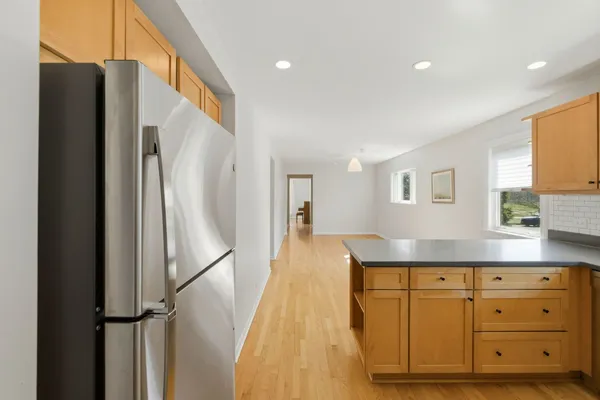 $3,000 | 556 Barton Avenue, Unit 1, Evanston, IL 60202