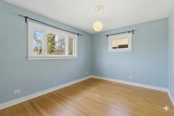 $3,000 | 556 Barton Avenue, Unit 1, Evanston, IL 60202