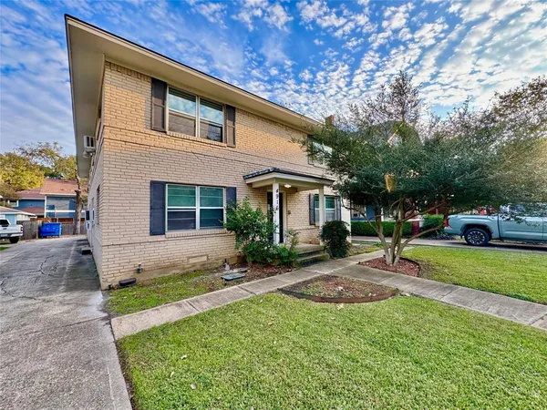 $1,050 | 4916 Worth Street, Unit 4, Dallas, TX 75214