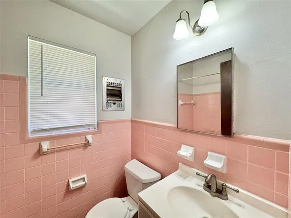 $1,050 | 4916 Worth Street, Unit 4, Dallas, TX 75214
