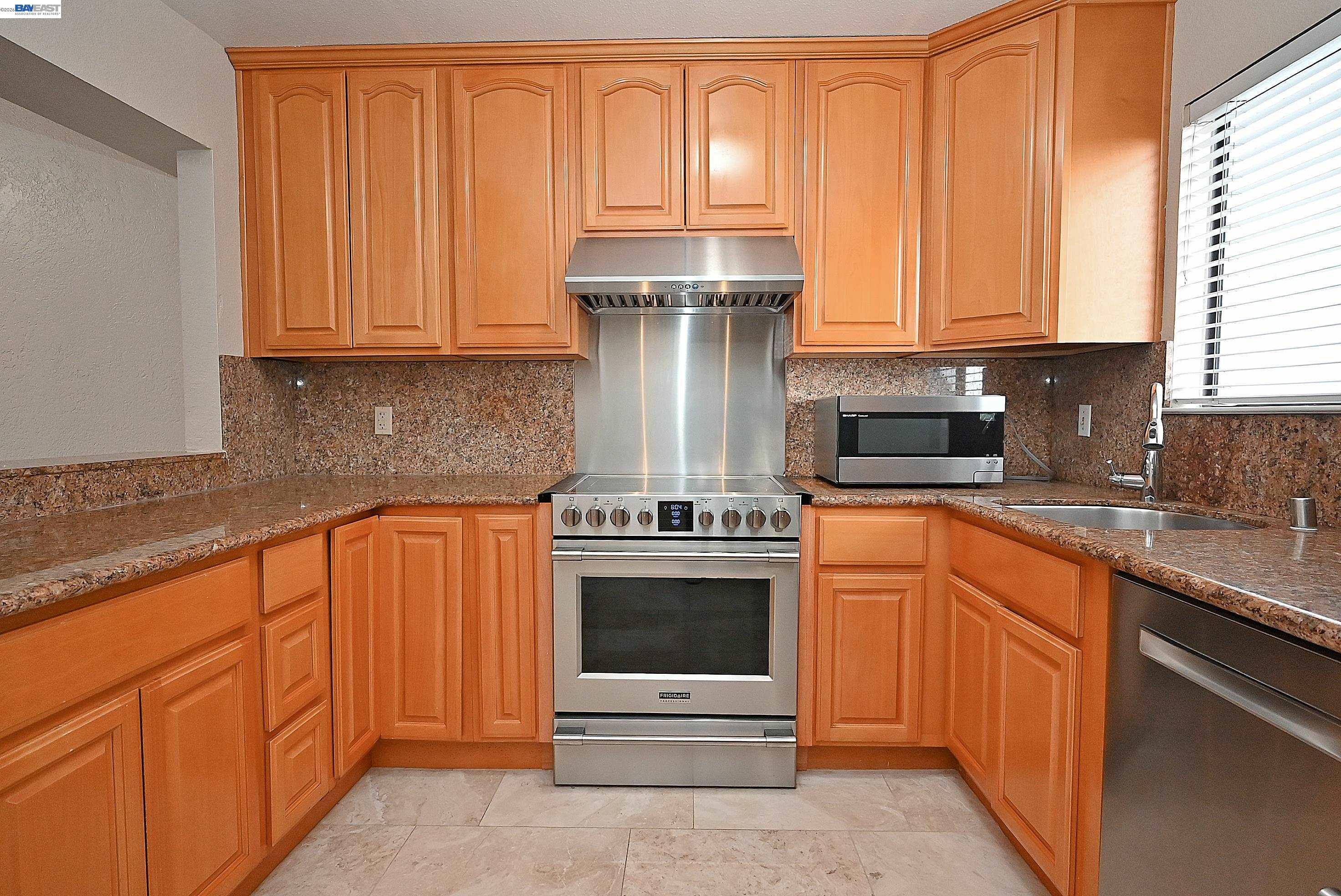17994 Azalea Road Hayward, CA 94541 - Photo 15 of 37