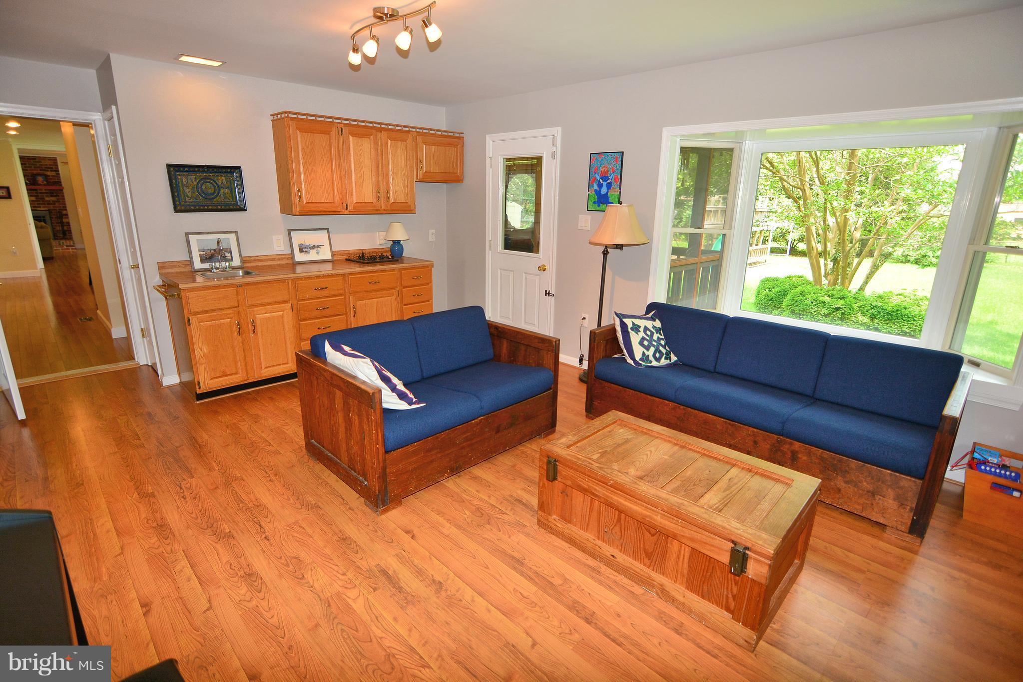614 Truxton Road Annapolis, MD 21409 - Photo 10 of 25 Family Room