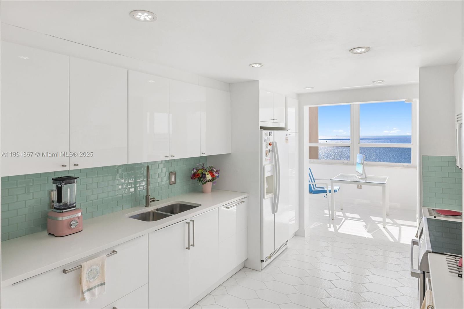 1 Grove Isle Drive, Unit A1102 Miami, FL 33133 - Photo 15 of 60