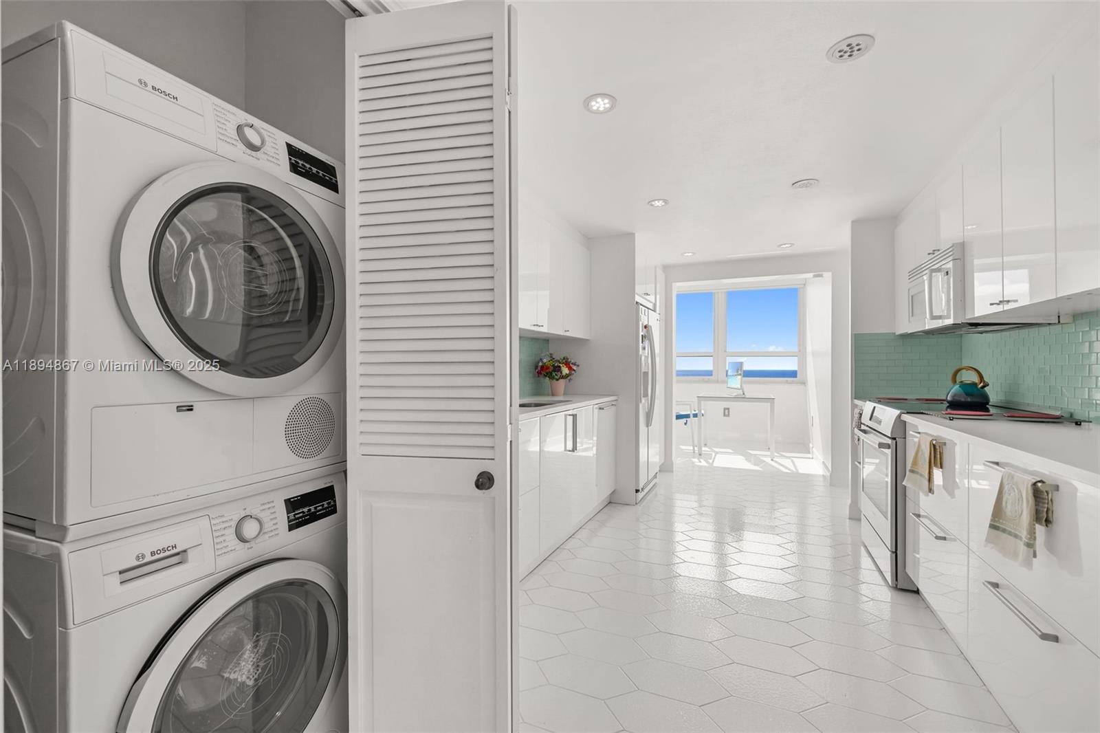 1 Grove Isle Drive, Unit A1102 Miami, FL 33133 - Photo 33 of 60