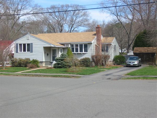 32 Parramatta Road Beverly, MA 01915 - Photo 3 of 29 Gallery Image 3