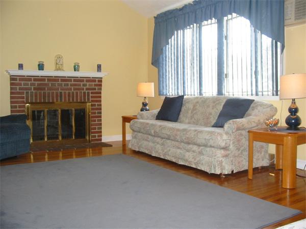 32 Parramatta Road Beverly, MA 01915 - Photo 4 of 29 Gallery Image 4