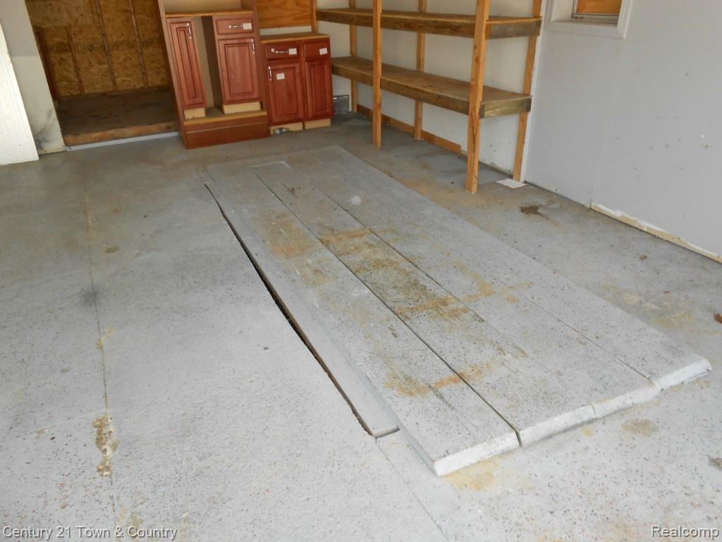 2443 Gerald Avenue Rochester, MI 48307 - Photo 47 of 56 Garage 3.jpg