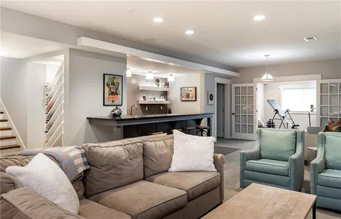 $1,950,000 | 8900 Mohawk Lane, Leawood, KS 66206