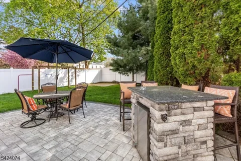 $729,000 | 16 Cross Place, Glen Ridge, NJ 07017