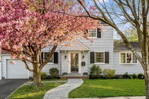 $729,000 | 16 Cross Place, Glen Ridge, NJ 07017