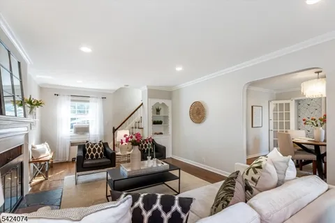 $729,000 | 16 Cross Place, Glen Ridge, NJ 07017