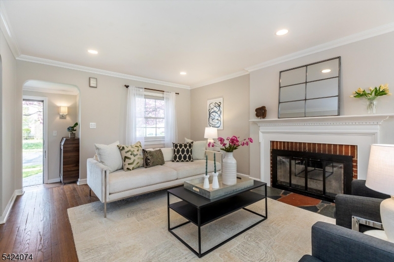 16 Cross Place Glen Ridge, NJ 07017 - Photo 7 of 29