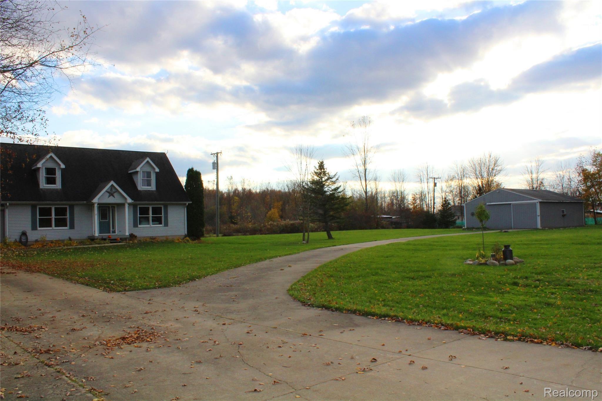 2618 Ducker Road North Branch, MI 48461 - Photo 2 of 58 IMG_3505.JPG