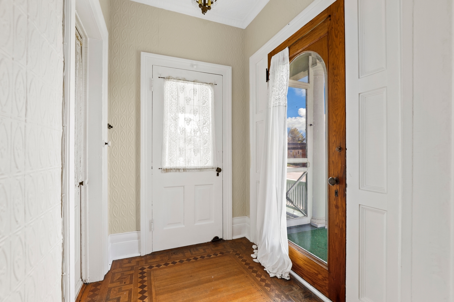 309 East 3rd Street Sandwich, IL 60548 - Photo 3 of 33