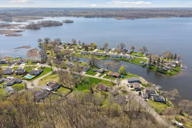 $399,900 | 430 Jefferson Drive, Michigan Center, MI 49254