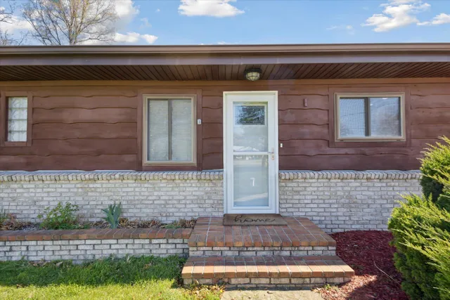 $399,900 | 430 Jefferson Drive, Michigan Center, MI 49254