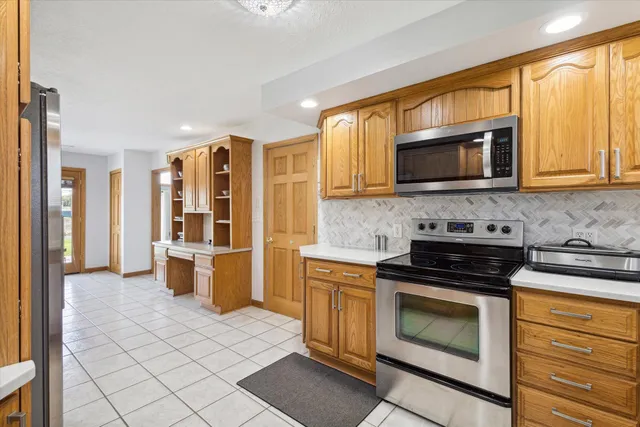 $399,900 | 430 Jefferson Drive, Michigan Center, MI 49254