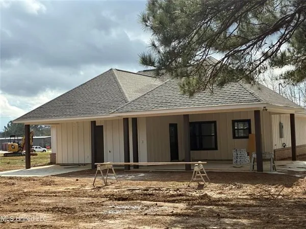 $340,000 | 529 Fairlawn Trail Northeast, Brookhaven, MS 39601