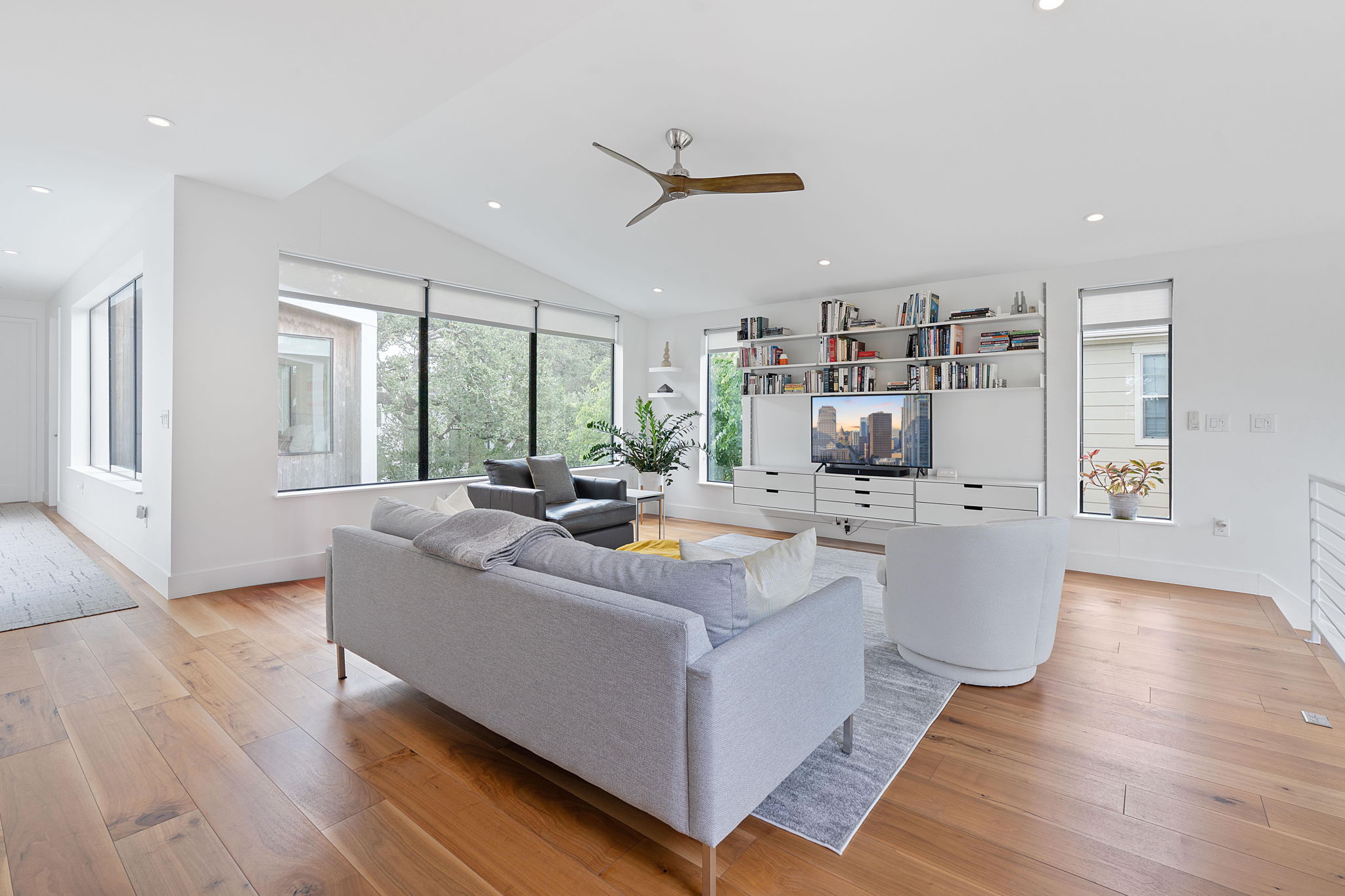 1605 Chelsea Lane Austin, TX 78704 - Photo 16 of 40 Main house - Upstairs living area.