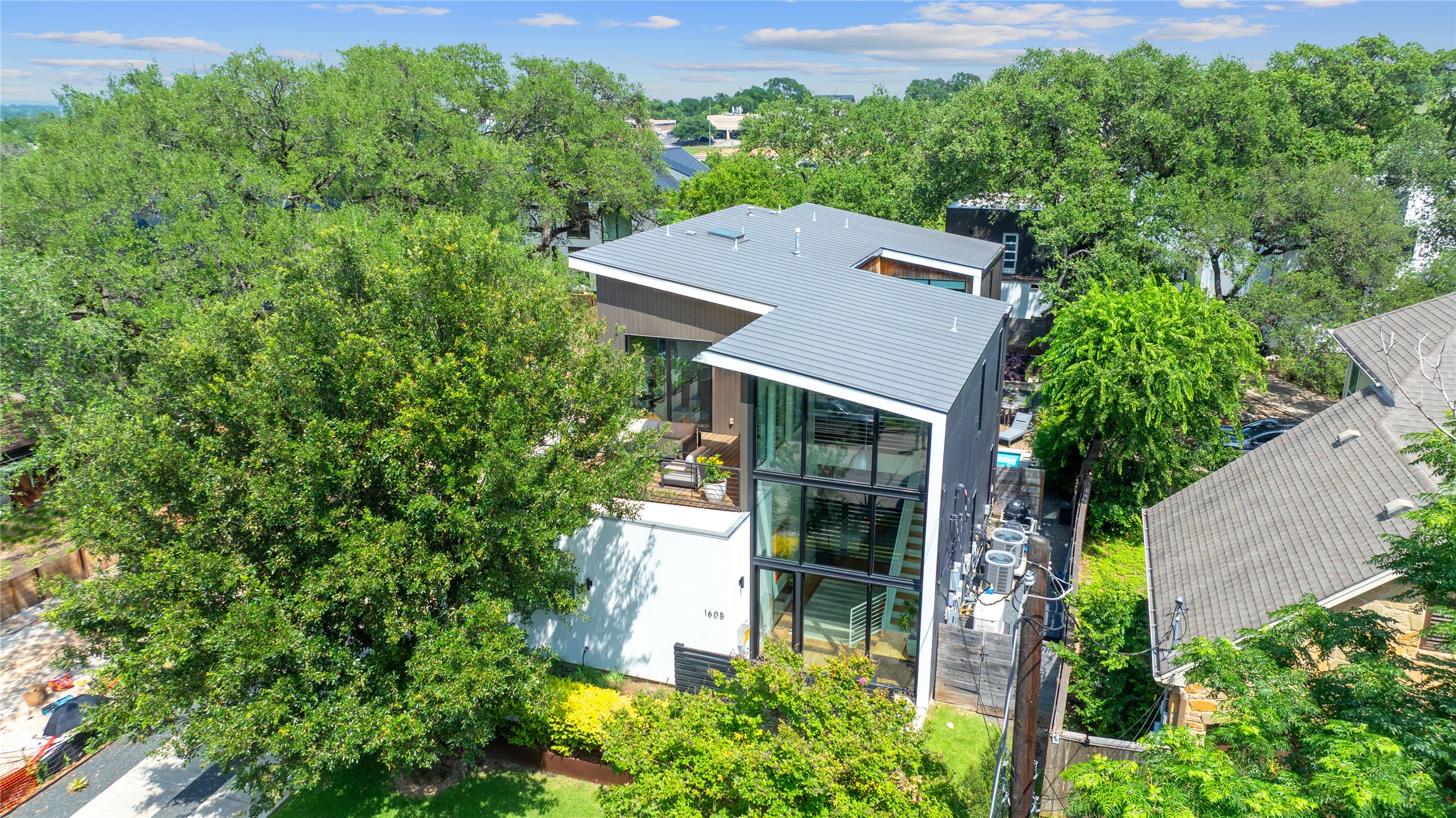 1605 Chelsea Lane Austin, TX 78704 - Photo 39 of 40 Aerial view of property and surrounding area